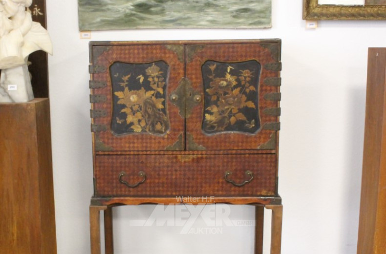 kl. Kabinettschrank,