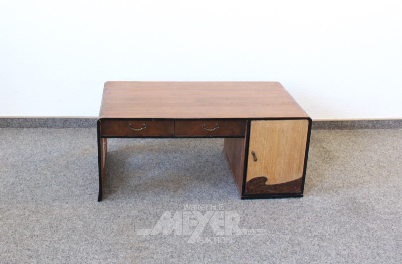 kl. asiatischer Modellschrank