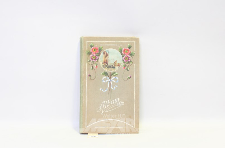 Album mit historischen Postkarten