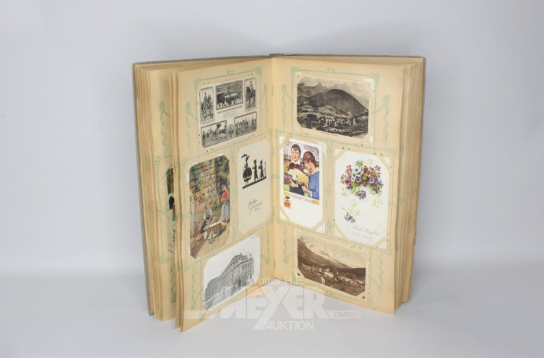 Album mit historischen Postkarten