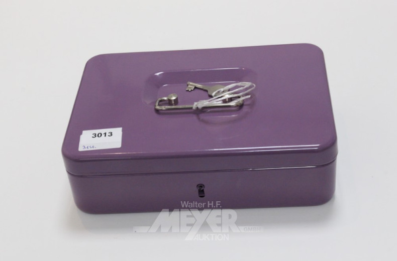 Kassette mit 31 versch. Modeschmuck-