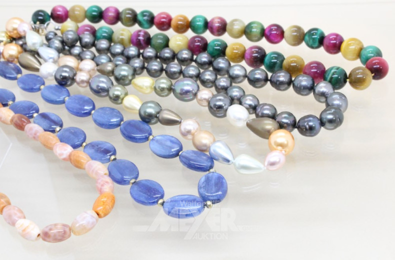 Kunststoff-Deckeldose mit