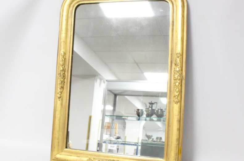 4 versch. Spiegel im goldfarbenen