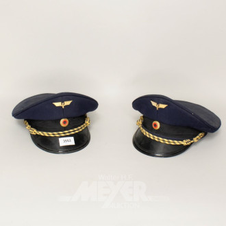 2 Dienst- Uniformmützen