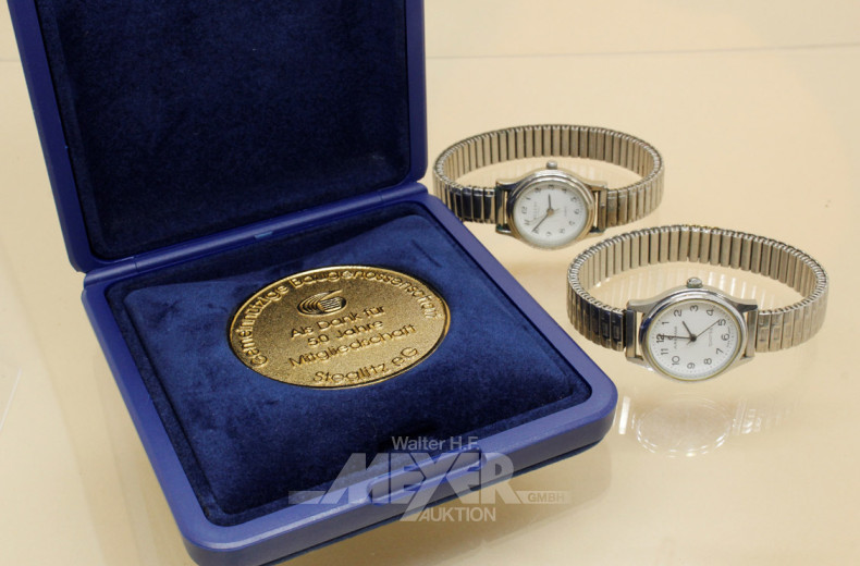 13 Damen- und Herrenarmbanduhren