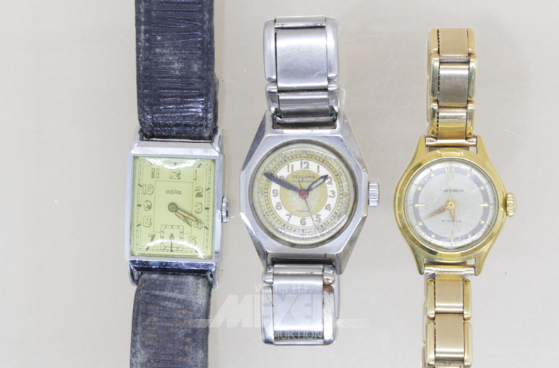 Schmuckschachtel mit 4 Modeschmuck-