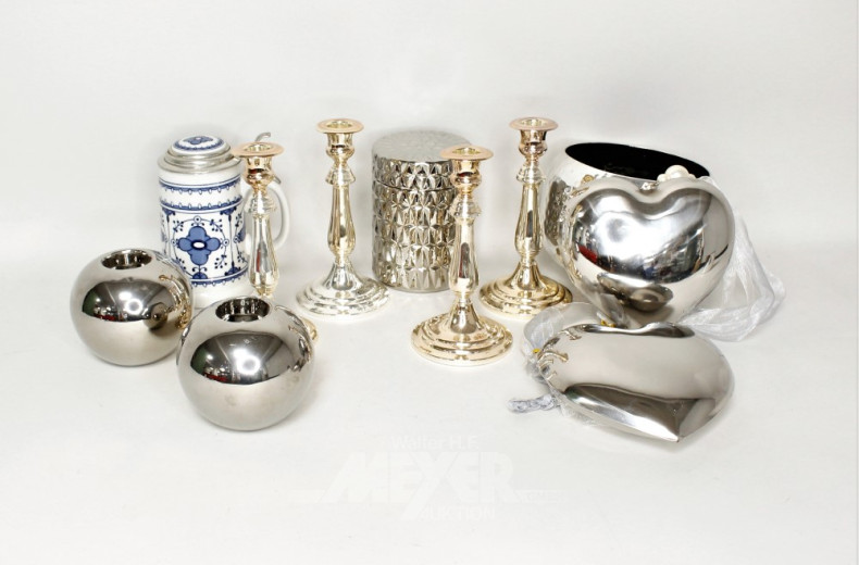 gr. Posten Dekorationen: Vasen,