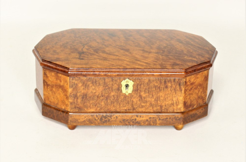 kl. Musikdose mit Walzenwerk,