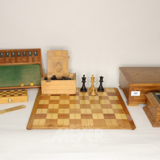 Holzschatulle, Schachspiel, Würfelbrett