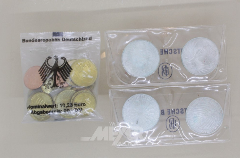 4 Münzen á 10 DM sowie 1 Euro-Starterpaket