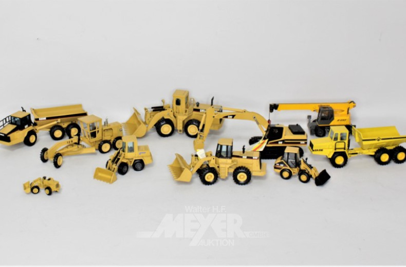 10 versch. Baustellenfahrzeuge, u.a.