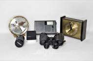 Posten: Fernglas, Radio, 2 Tischuhren,