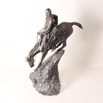 Bronzefigur ''Indianer auf Pferd''