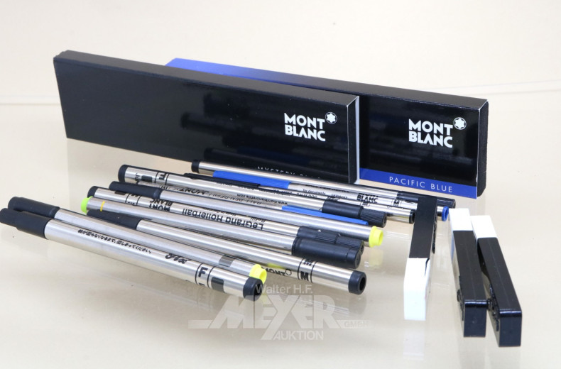 Schachtel mit Schreibgeräten: