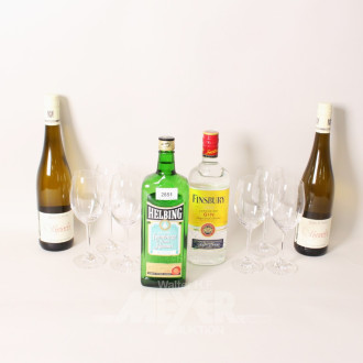 4 Flaschen Alkoholika: Gin, Kümmel, Wein