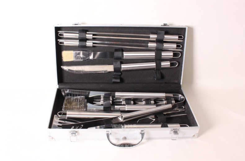 Grillbesteck im Alukoffer