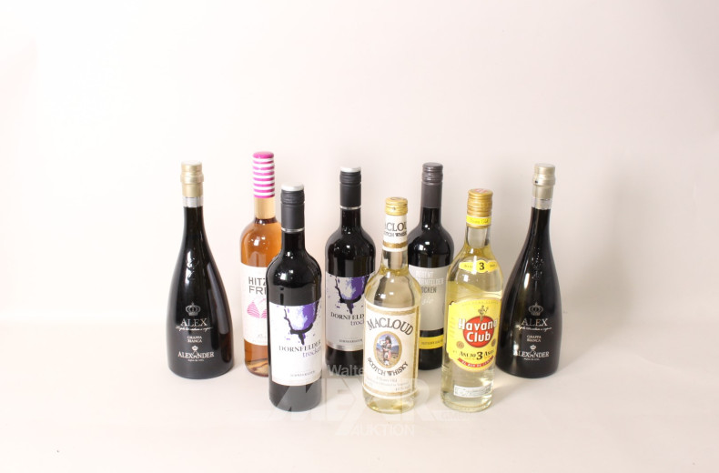 30 versch. Flaschen Alkoholika: Kümmel,