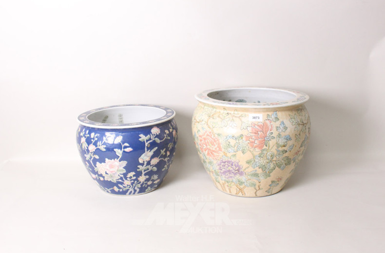 2 Blumen-Überfangtöpfe, florales Dekor,